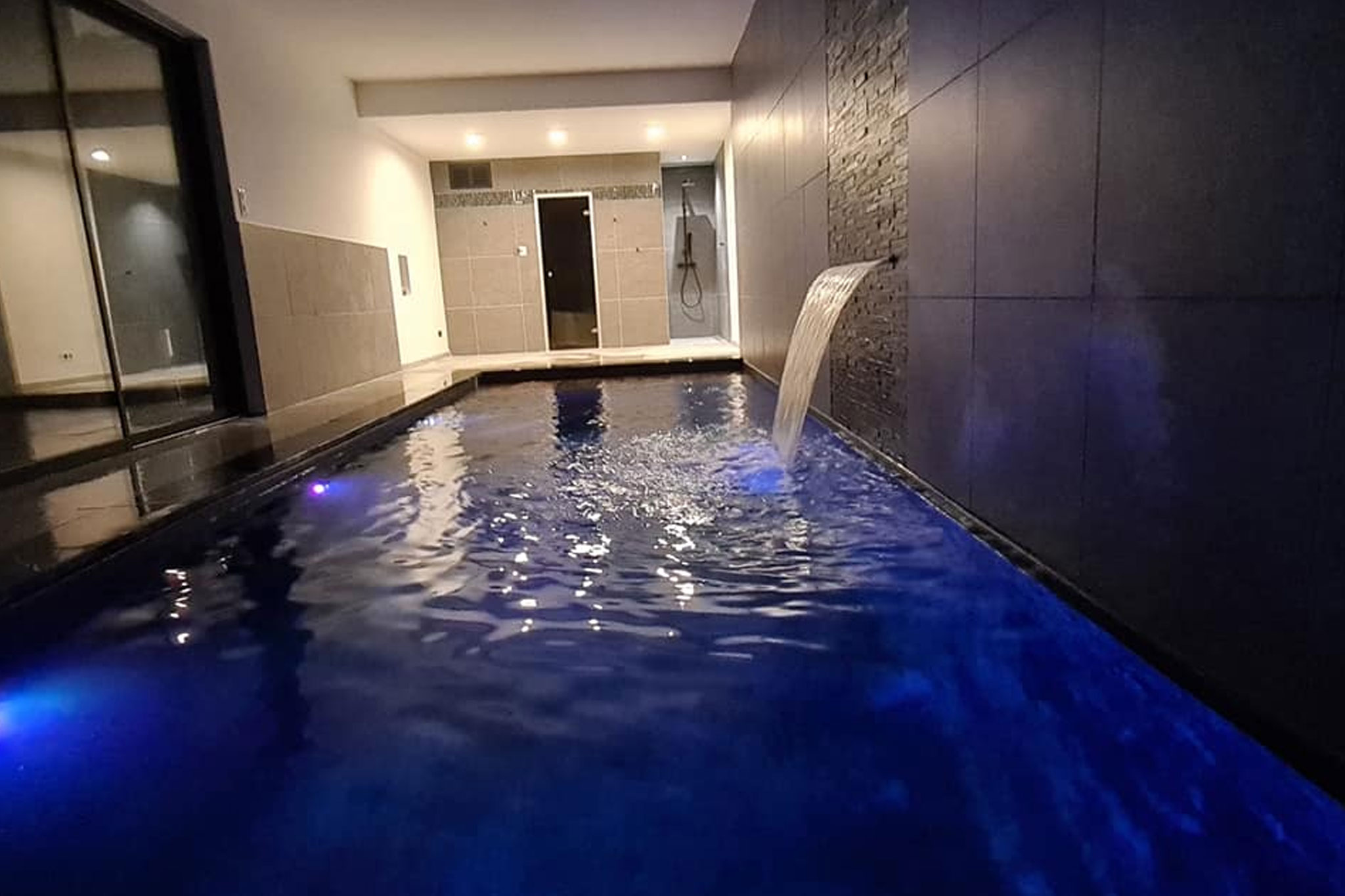 Installateur piscine béton en intérieur